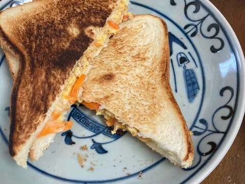 入り豆腐のホットサンド